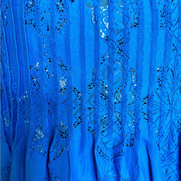 Reitman’s size small electric blue lace sheer blouse. - Picture 5 of 15